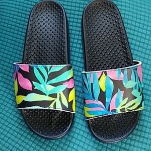 PINK Victoria's Secret Black and Multicolor Slide Sandals